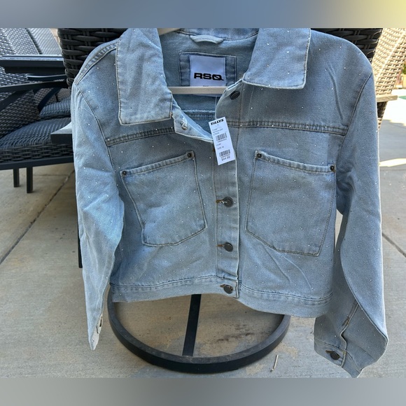 Tilly’s Bling Jean Jacket , size M, NWT, light blue color, 4 total pockets - Picture 1 of 5